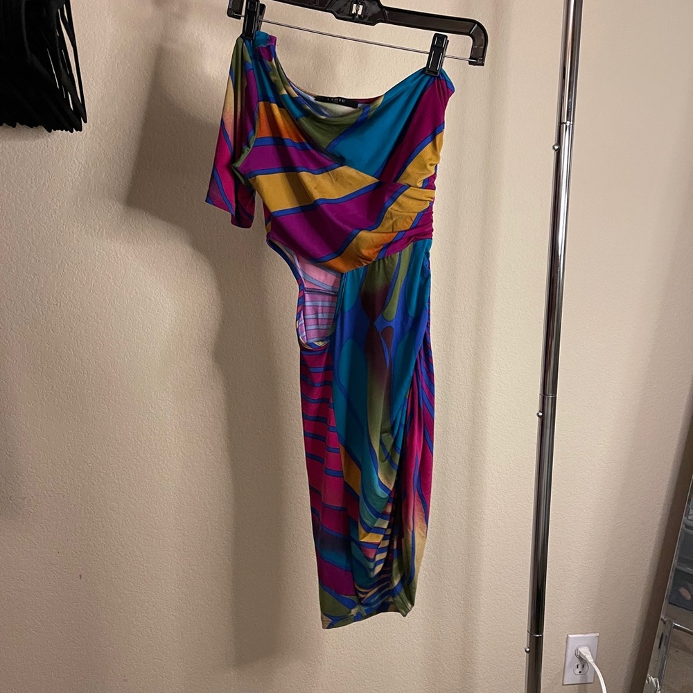 Multicolor cut out mini dress with one sleeve